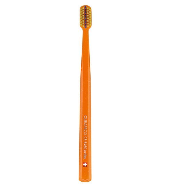 7612412700077_f2c5fc10-eff6-4a6c-a391-58fc046833ba.jpg Curaprox – CS 5460 Ortho – Brosse à dents – Image 1