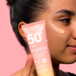ALPHANOVA DAILY SUN SPF 50+ CREME SOLAIRE VISAGE SUN GLOW 50 ML – Image 2