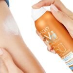 VICHY CAPITAL SOLEIL BRUME SOLAIRE ANTI SABLE ENFANT SPF 50+ 200 ML – Image 3